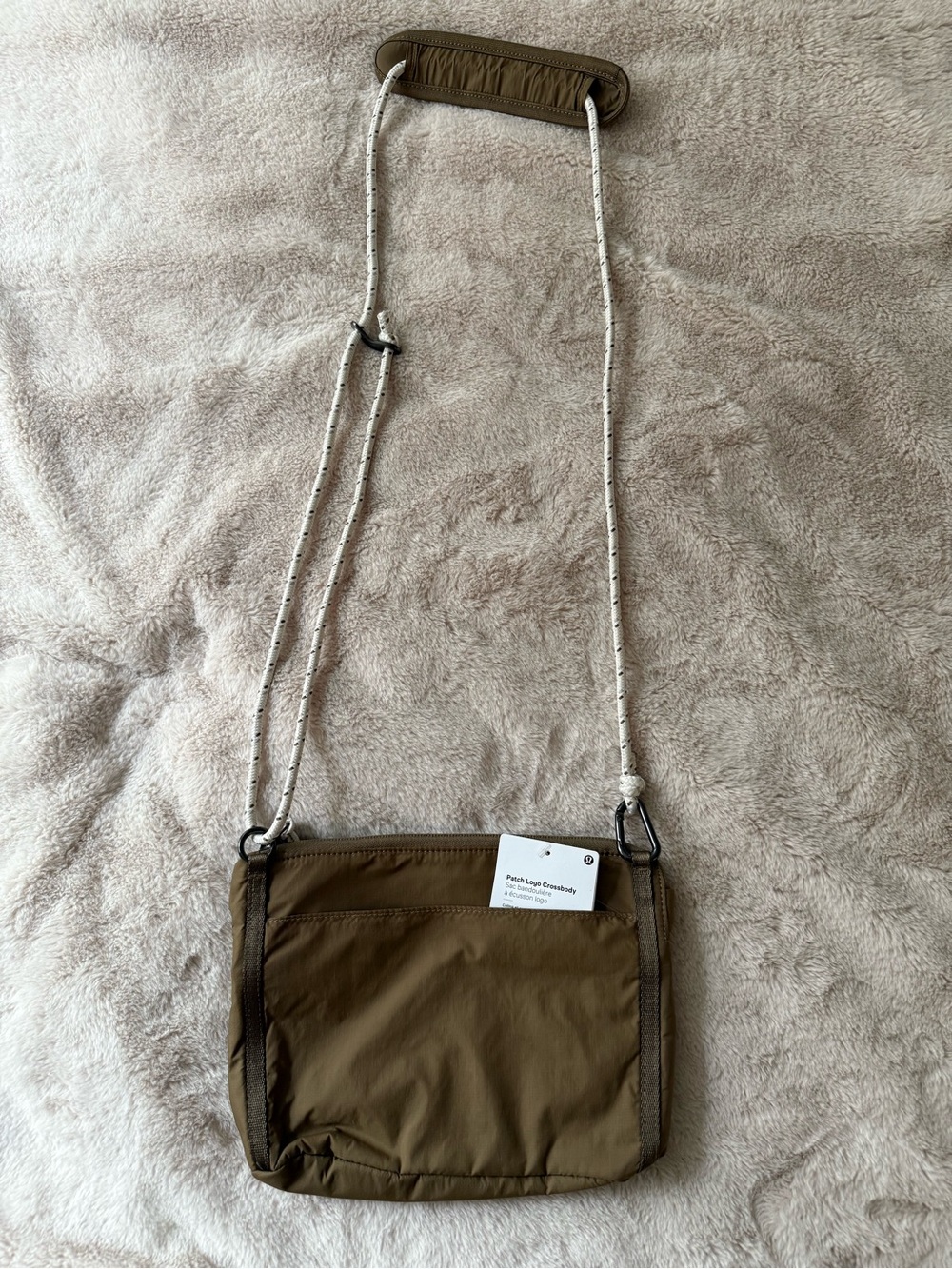NWT Lululemon Patch Logo Crossbody Artifact - Picture 6 of 12